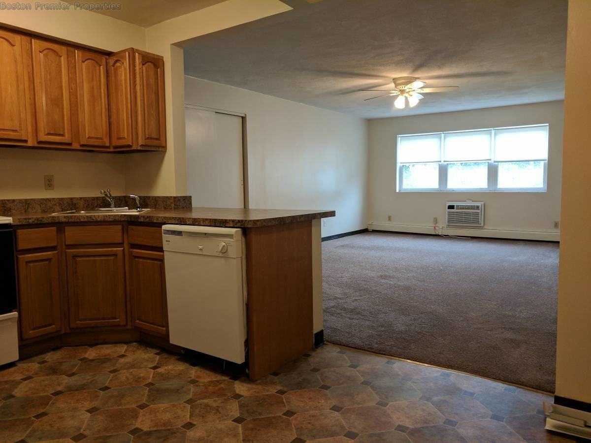 Sea Street #5B - Photo 2 of 9