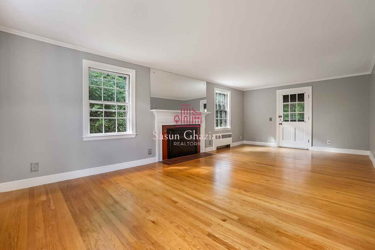 11 Sunhill Ln - Photo 2 of 34