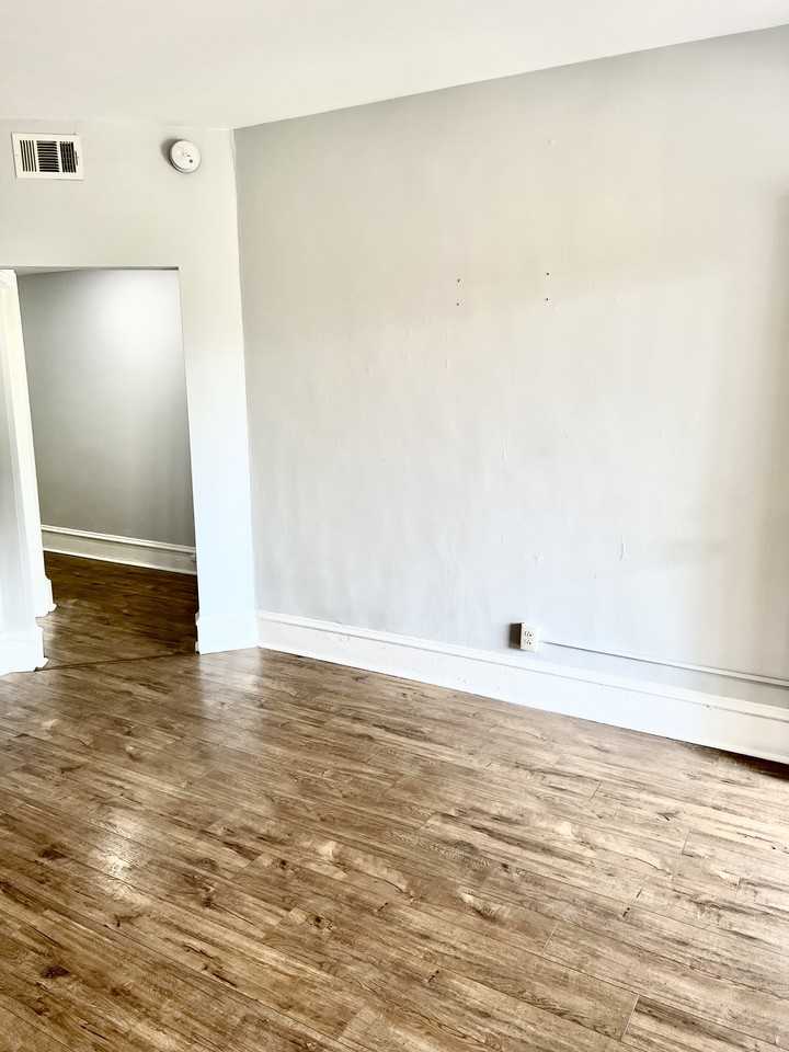 6020 Catharine St #B - Photo 3 of 20