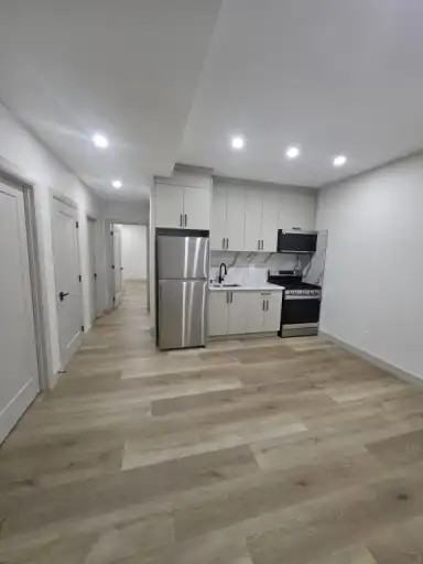 1717 Adamson Cres Sw - Photo 3 of 12