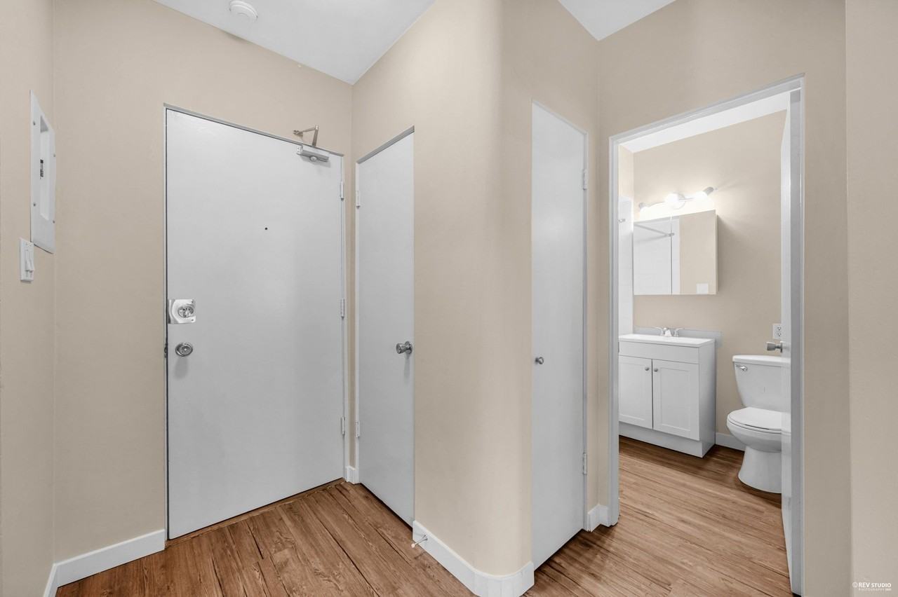 STANLEY MANOR - Photo 7 of 34