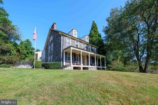 2851 Creek Rd - Photo 1 of 1