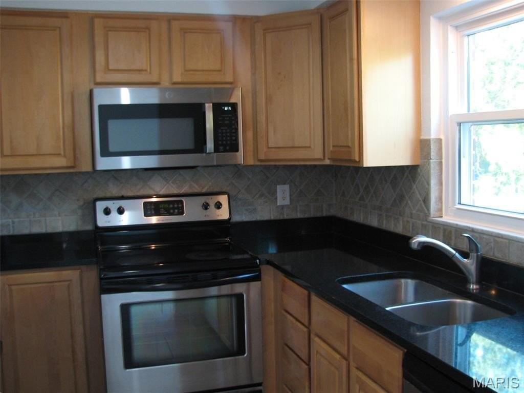 219 Charmers Court - Photo 7 of 15