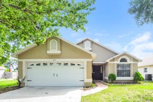 featured image of 215 River Chase Dr