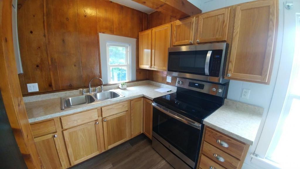 408 N Main St - Photo 3 of 10