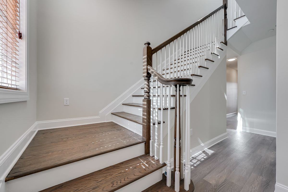 57 Roosevelt Dr - Photo 6 of 39