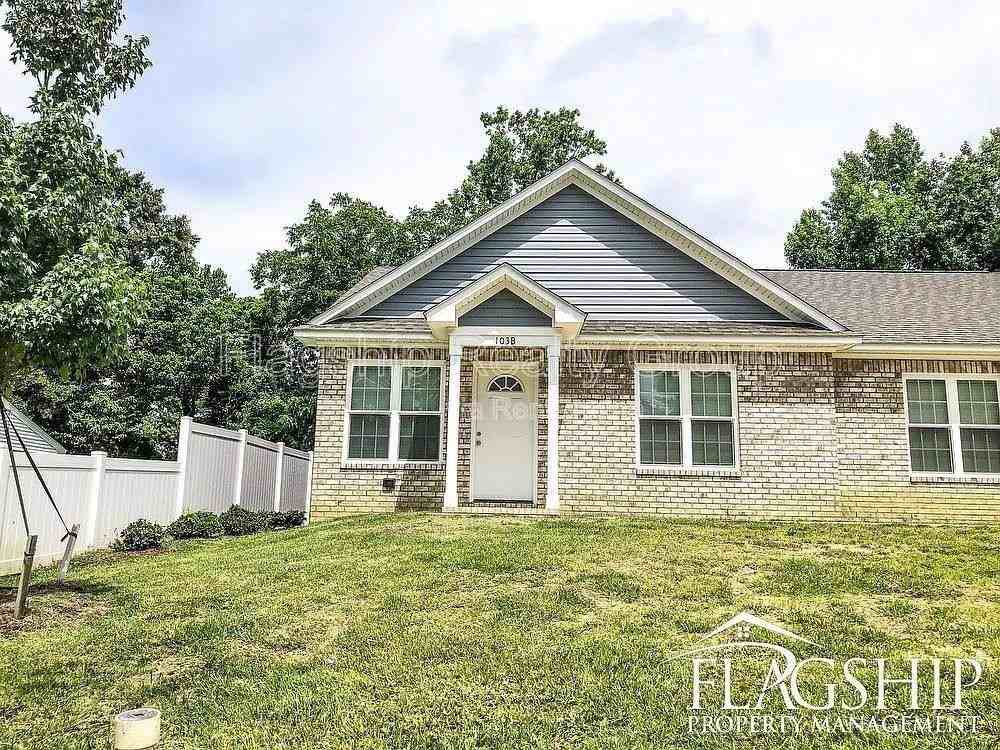 103 Glenwood Trl #B - Photo 2 of 10