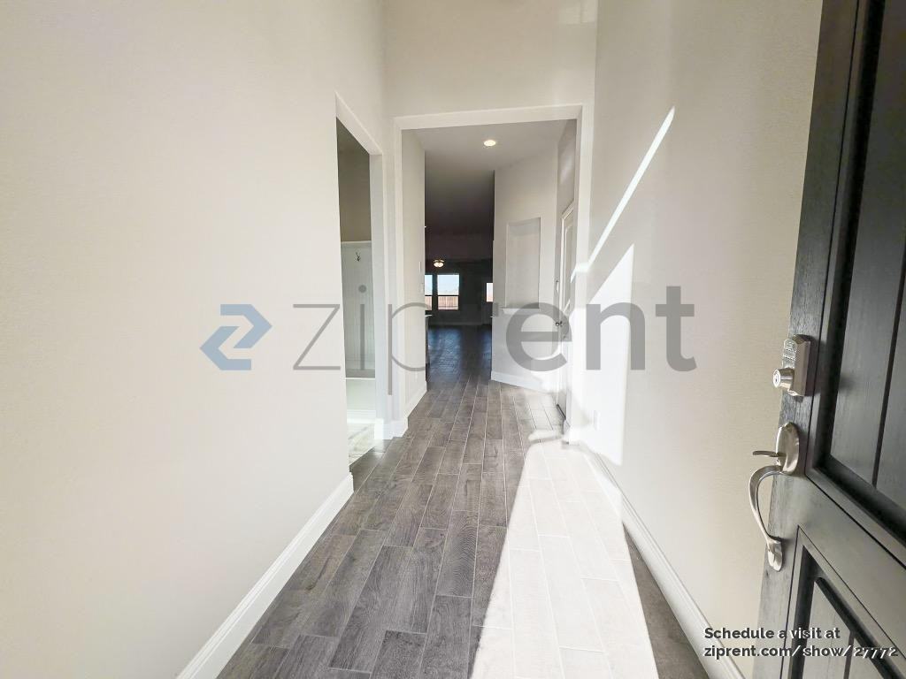 3108 Lionsgate Dr - Photo 4 of 20