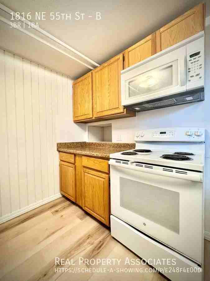 1816 Ne 55th St #B - Photo 4 of 22