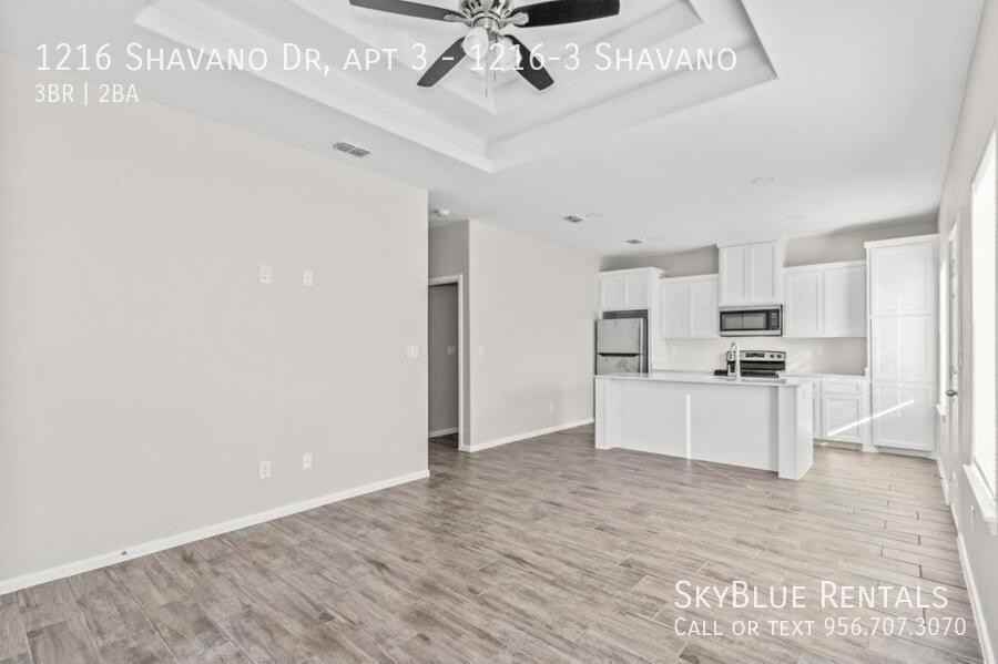 1216 Shavano Dr - Photo 3 of 11