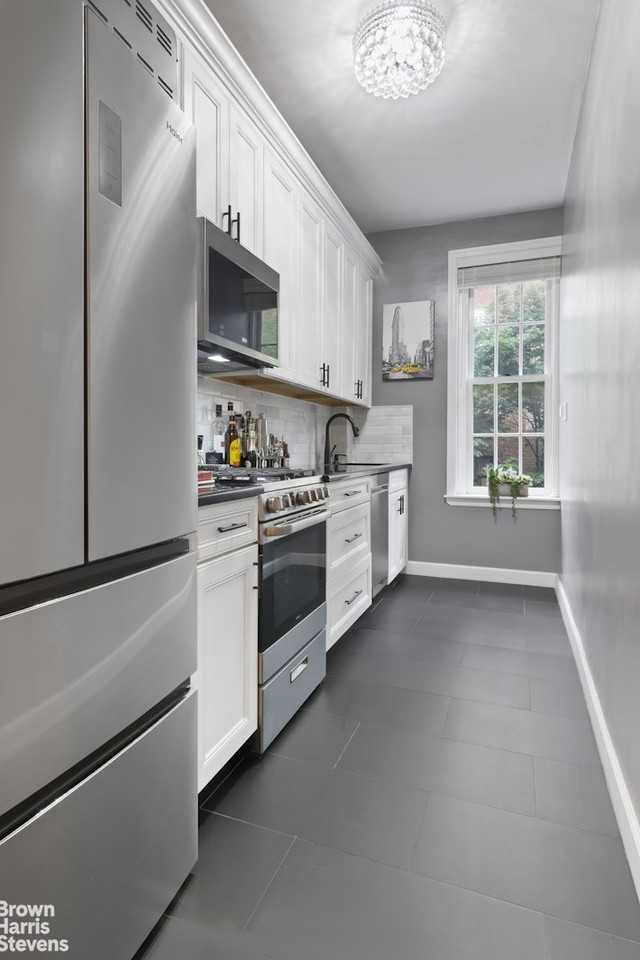 527 E 72nd St #3B - Photo 3 of 5