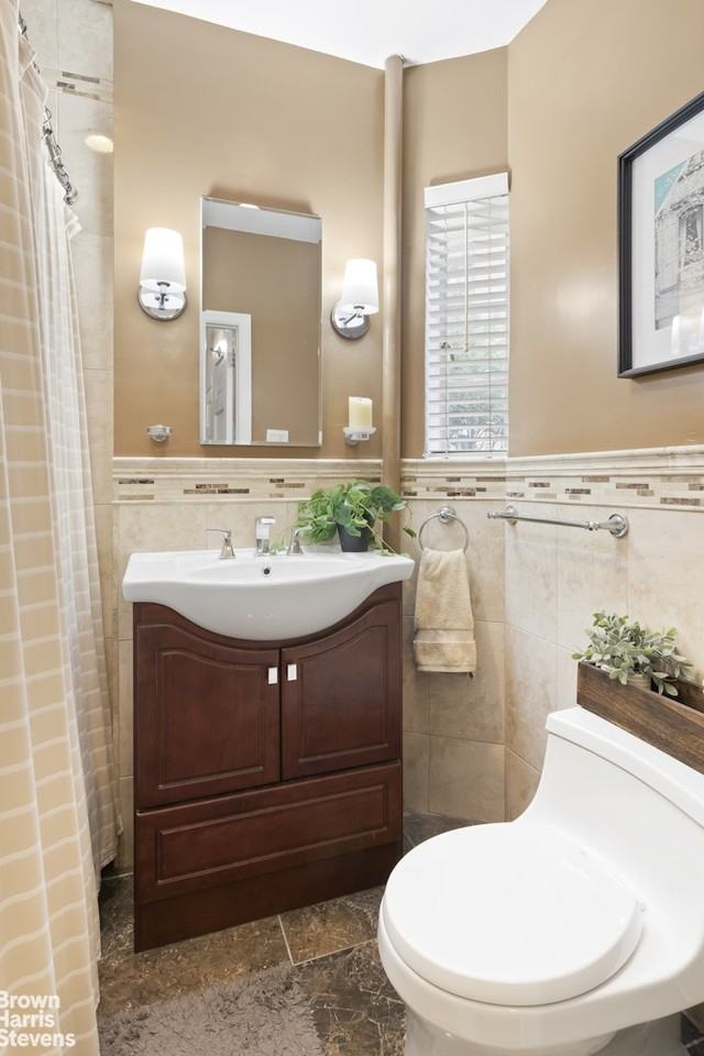 527 E 72nd St #3B - Photo 5 of 5