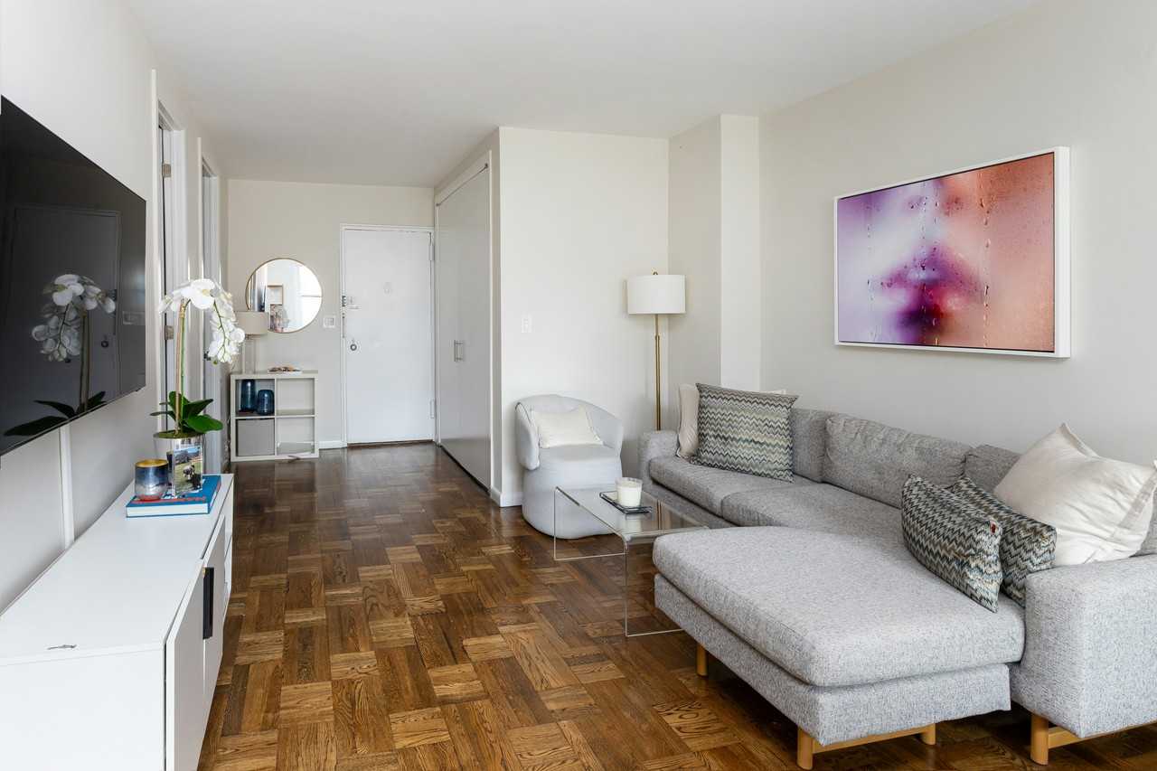 63 E 9th St #8B - Photo 2 of 7