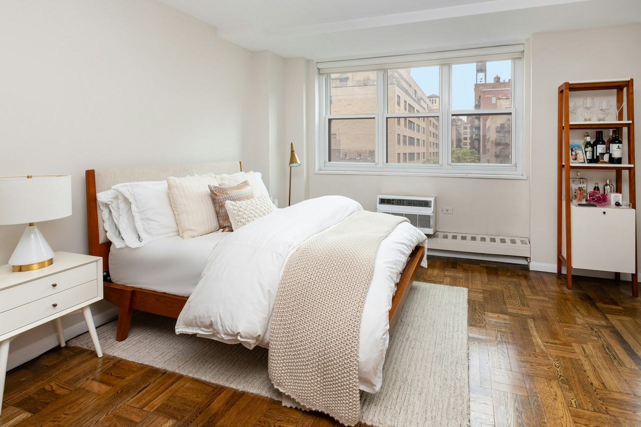 63 E 9th St #8B - Photo 3 of 7