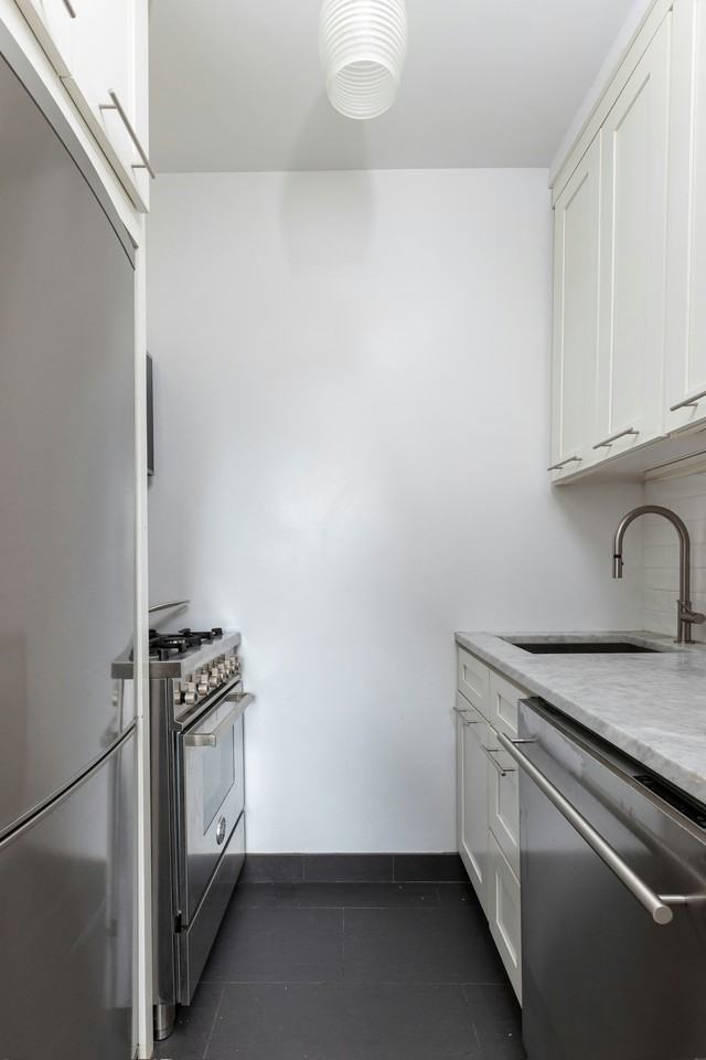 63 E 9th St #8B - Photo 5 of 7