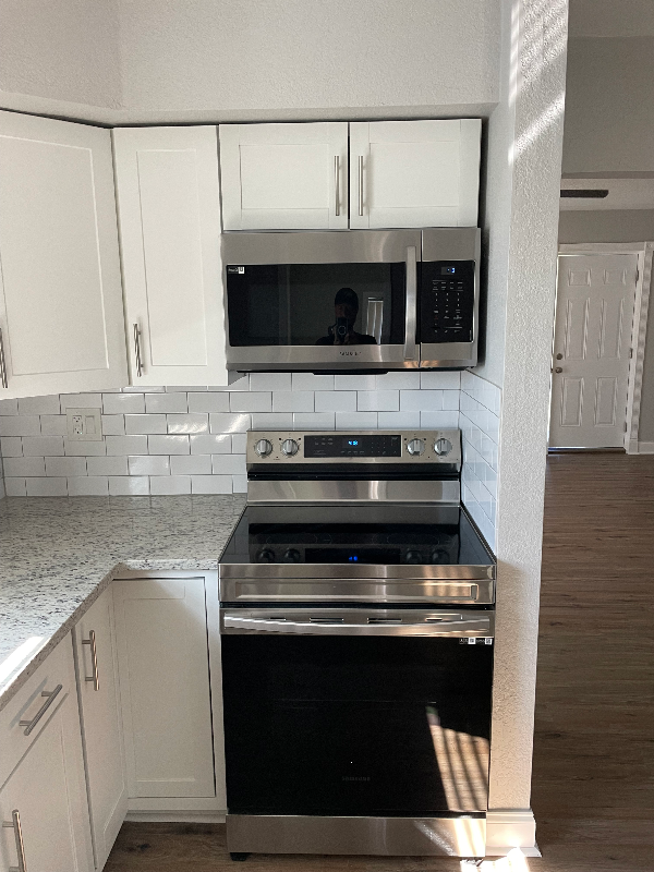 1409 Franklin St - Photo 5 of 12