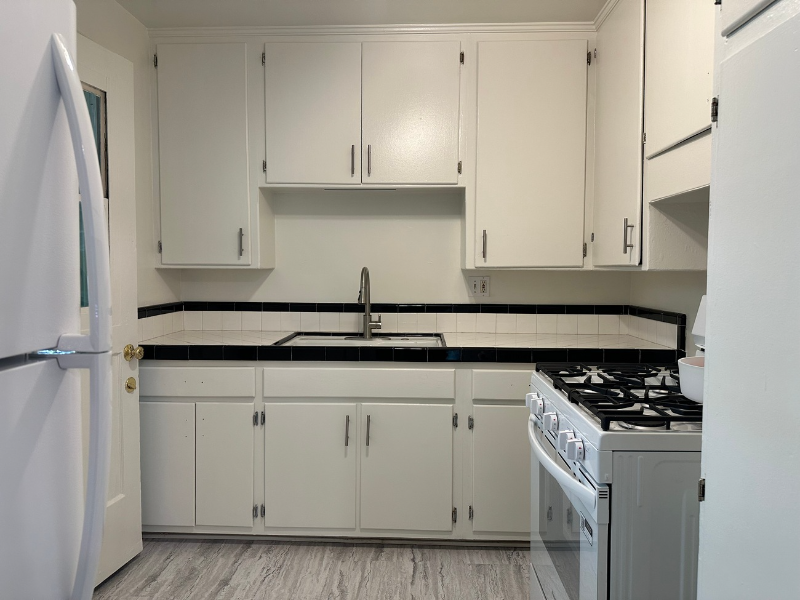 1858 North Kingsley Drive #1858 - Photo 5 of 12