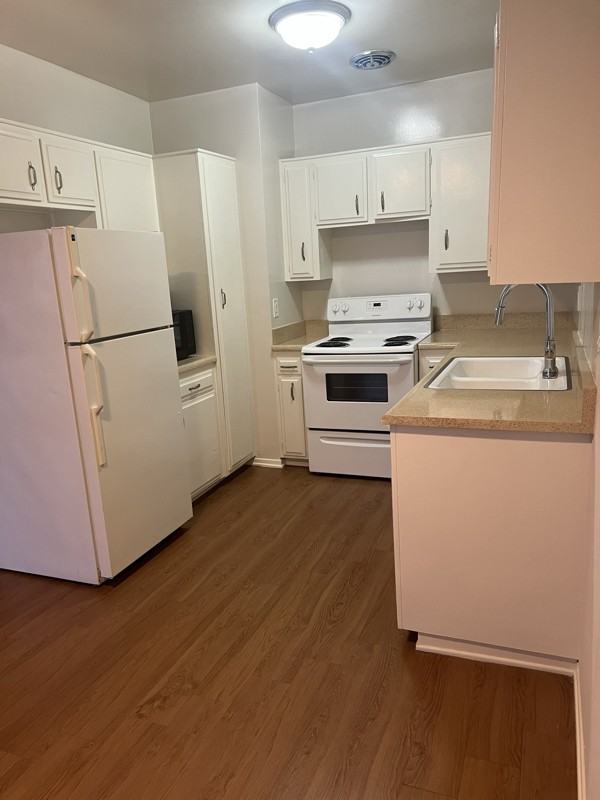 5422 Quakertown Avenue #215 - Photo 4 of 13