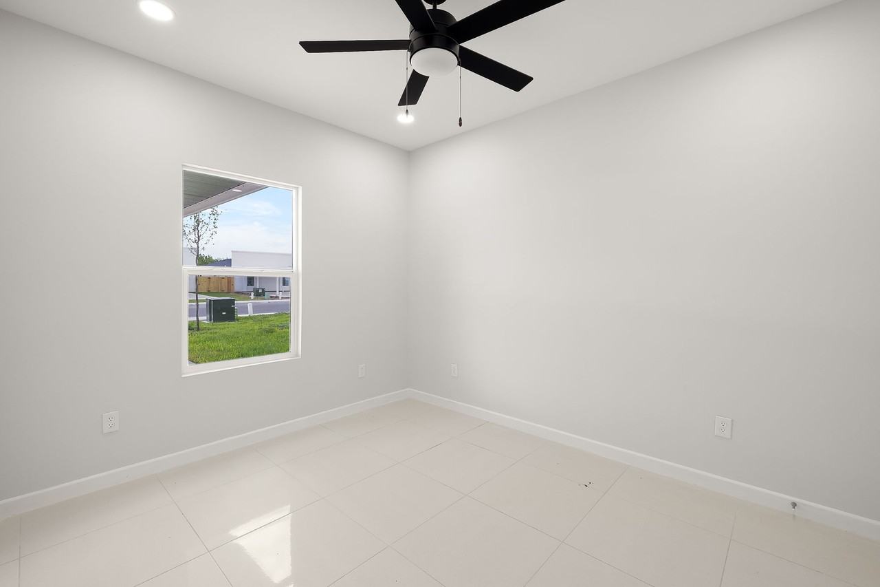 4512 Larkspur Ave #3 - Photo 5 of 13