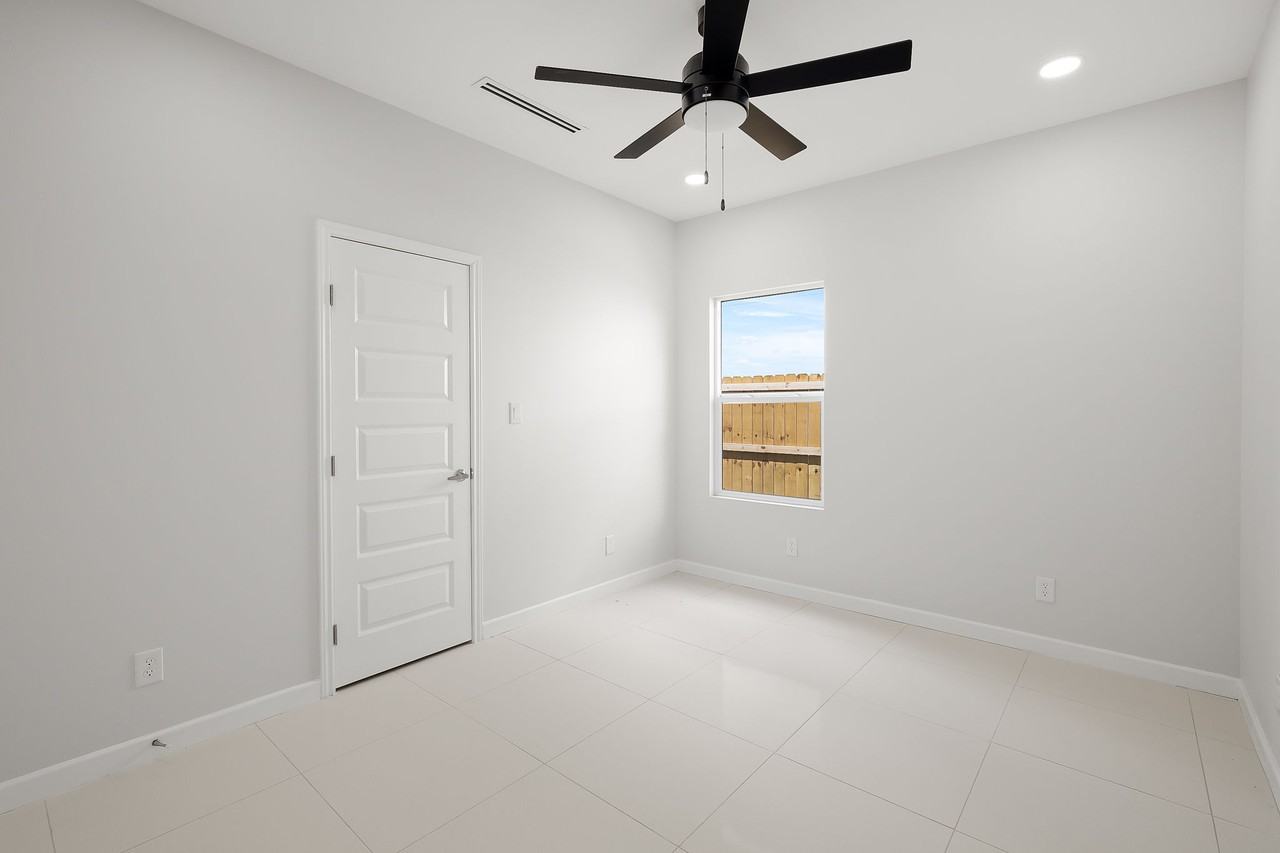 4600 Larkspur Avenue #3 - Photo 5 of 13