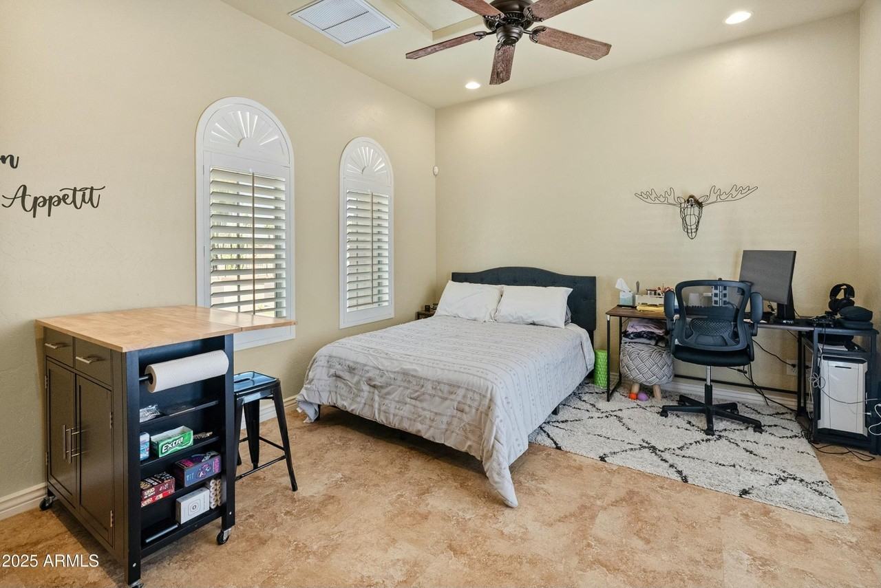 7425 W Caro Rd #NA - Photo 2 of 6