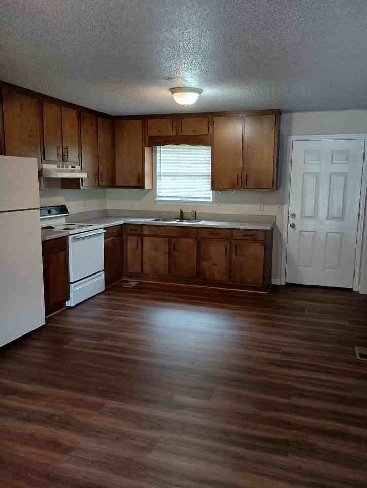 73B Jenkins Dr #B - Photo 2 of 4