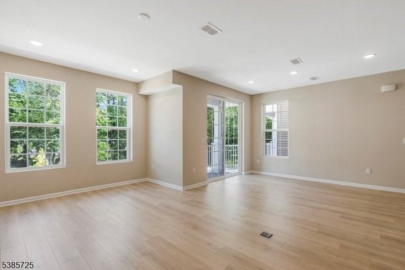 219 Myrtle Rd - Photo 7 of 33