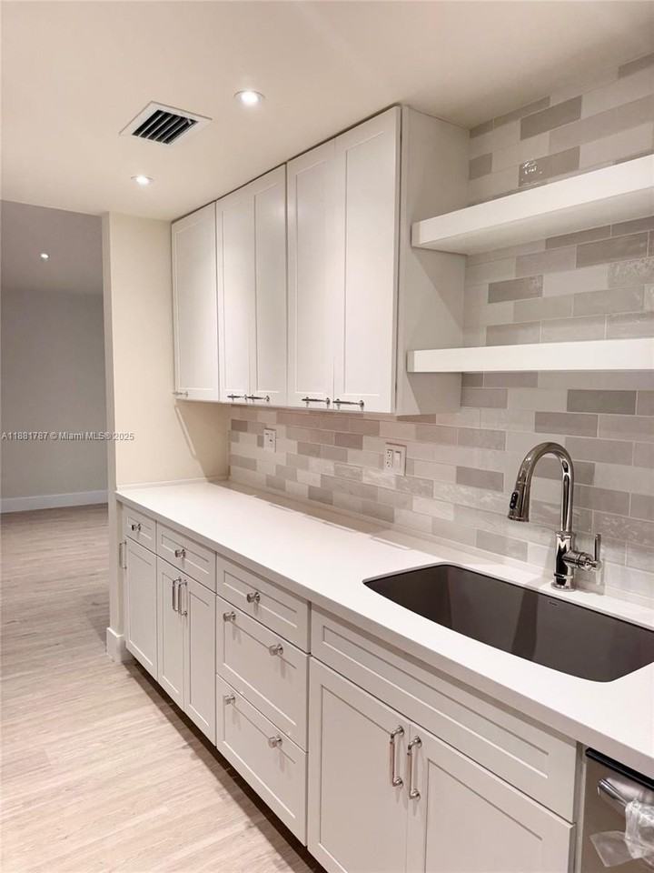 90 Edgewater Dr #212 - Photo 7 of 31