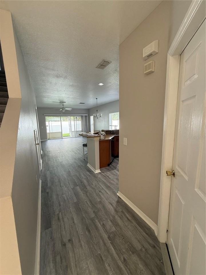 20460 Needletree Dr - Photo 4 of 28