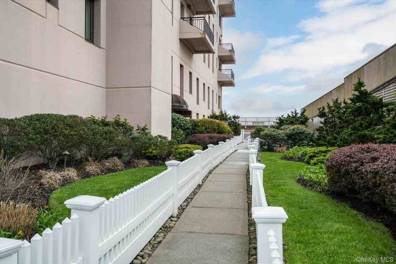 100 W Broadway #7L - Photo 5 of 33