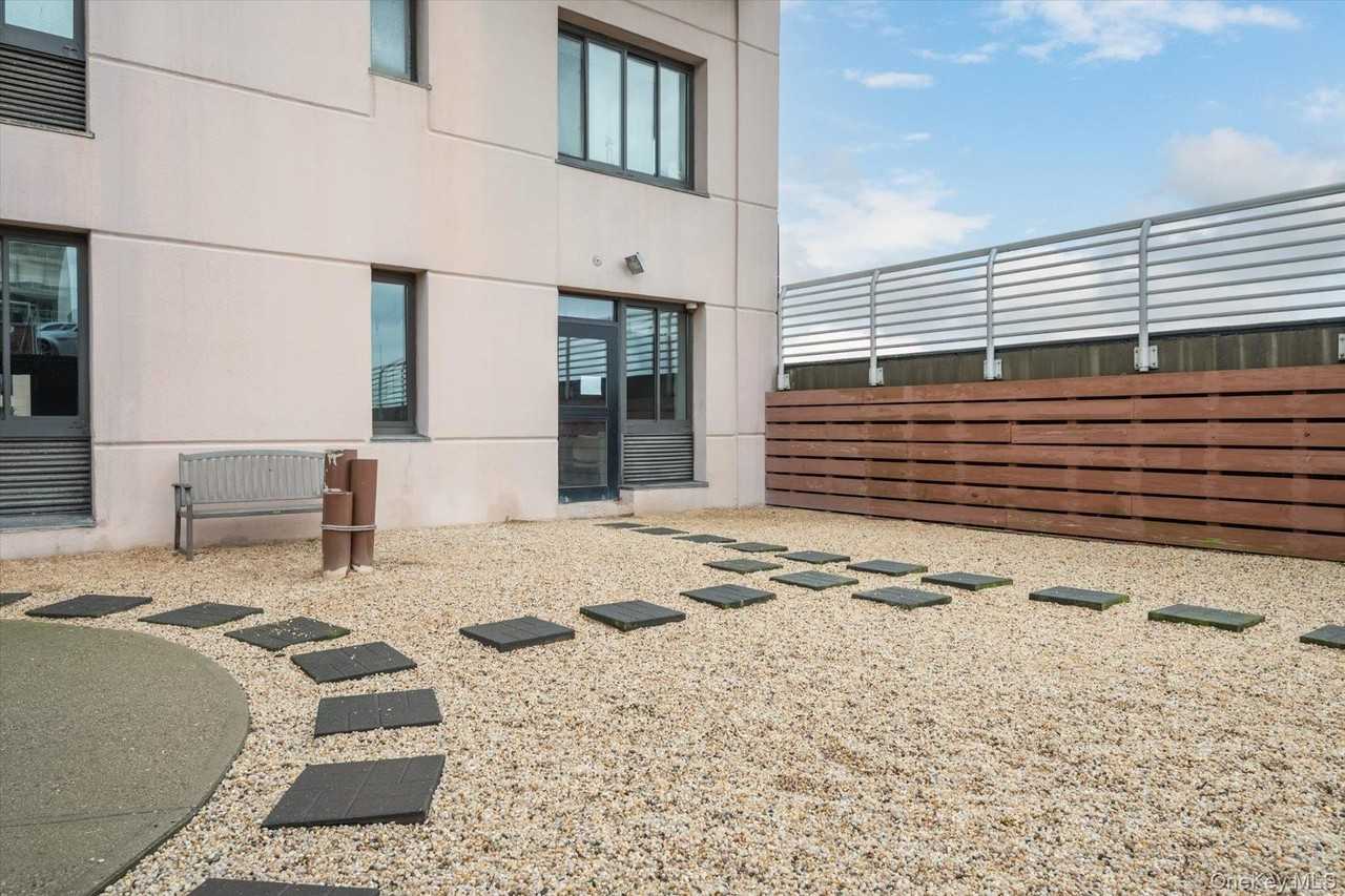 100 W Broadway #7L - Photo 6 of 33