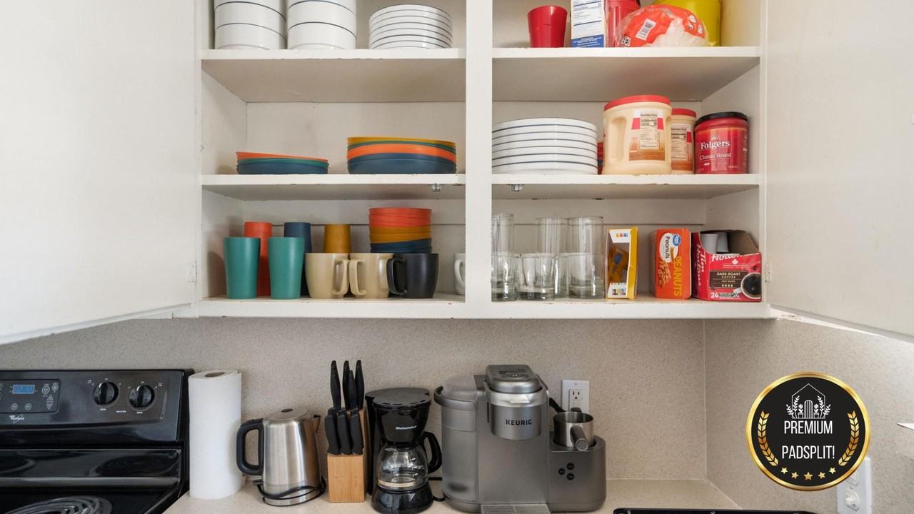 West Cedar Street - Photo 6 of 12