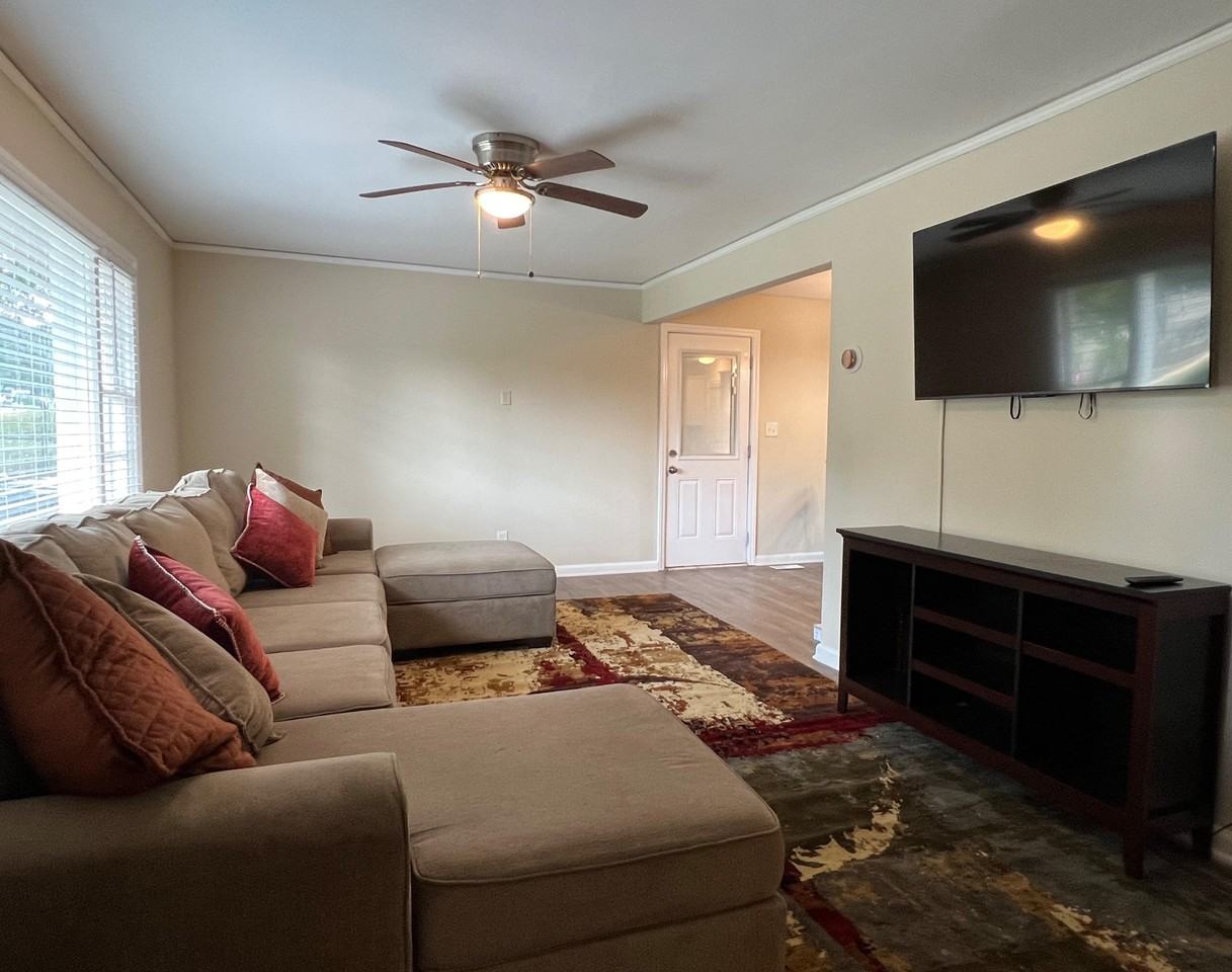 Miriam Ln - Photo 7 of 22