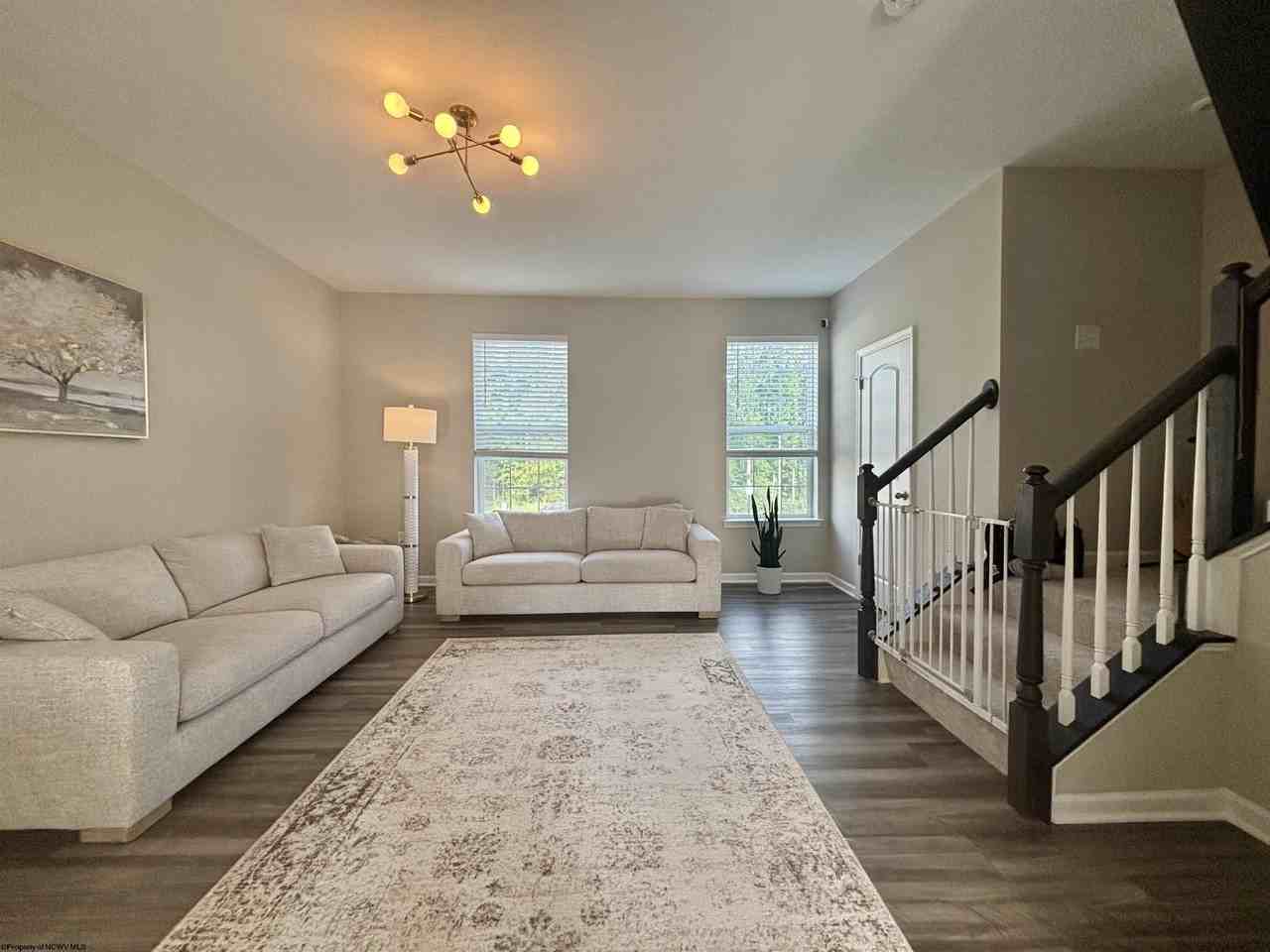 50 Dover Ct - Photo 2 of 24