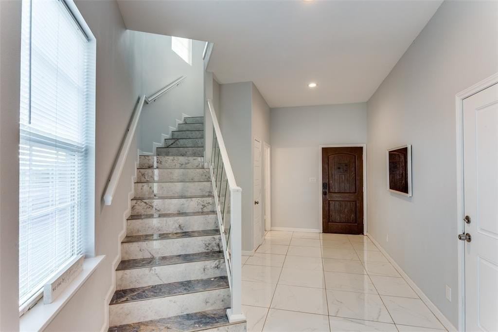 1000 Shadow Ln - Photo 3 of 12