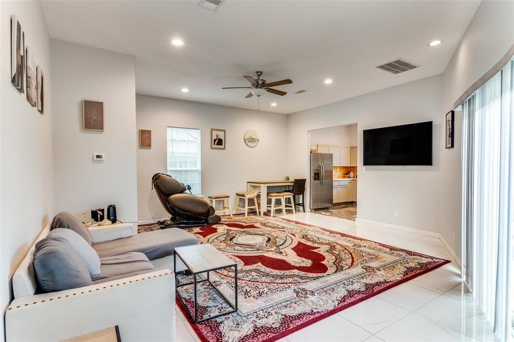 1000 Shadow Ln - Photo 5 of 12