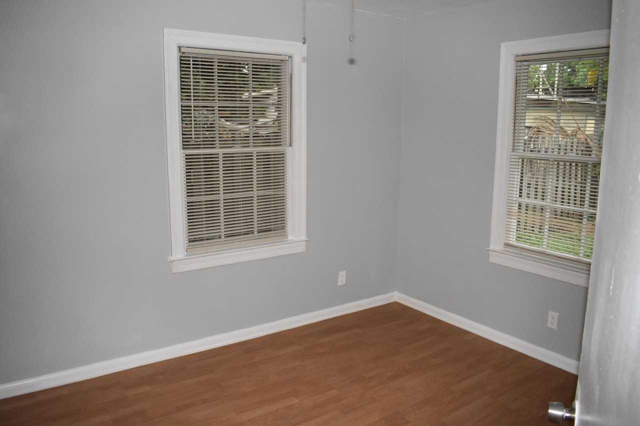 940 Bignonia Rd - Photo 4 of 8