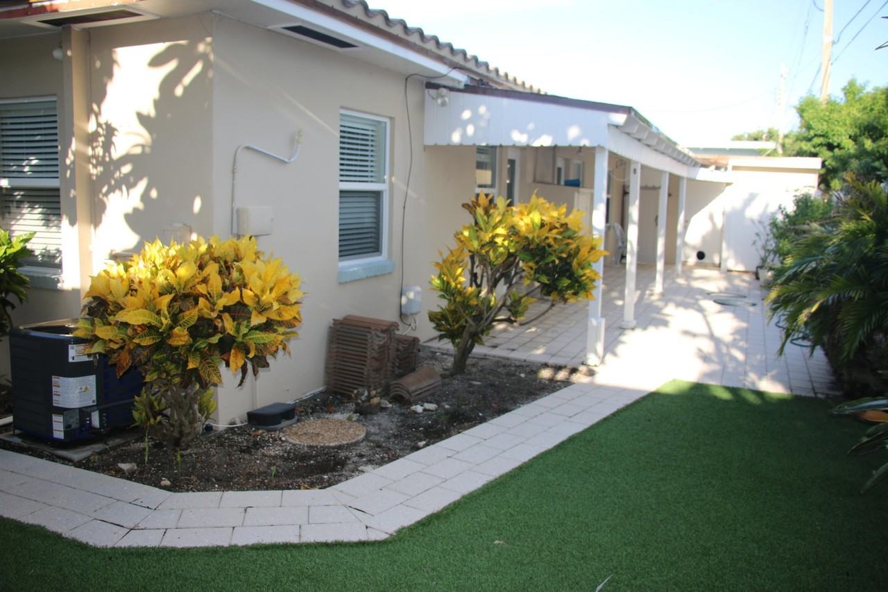 42 Douglas Dr - Photo 4 of 8