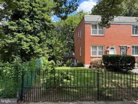 704 Saint Dunstans Rd - Photo 1 of 1