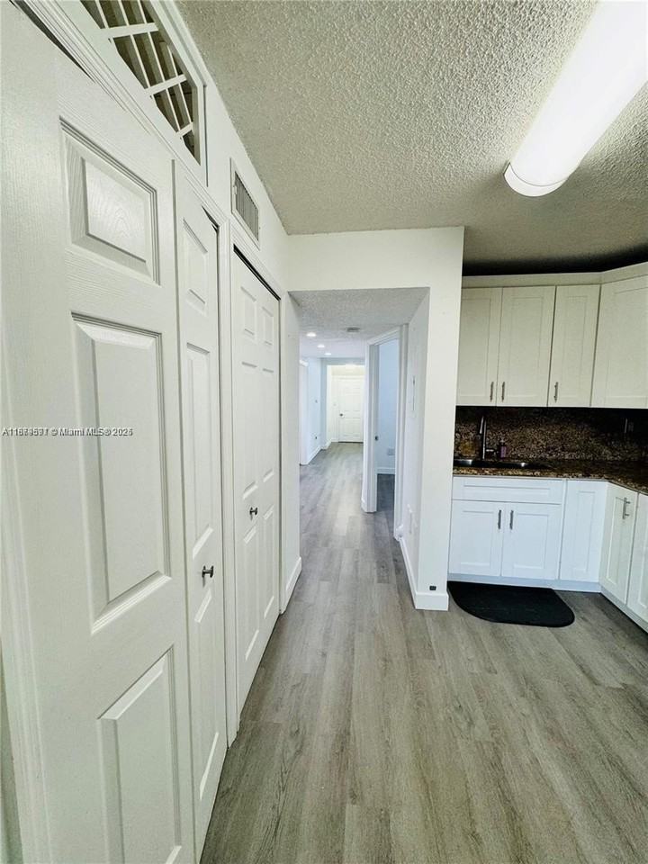 13160 Sw 64th Ter - Photo 5 of 16