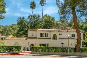 featured image of 2644 E Chevy Chase Dr