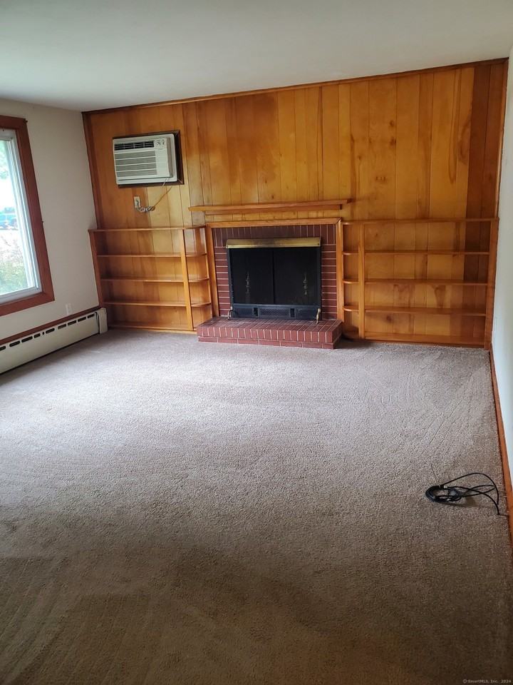 61 Grant Rd - Photo 6 of 12