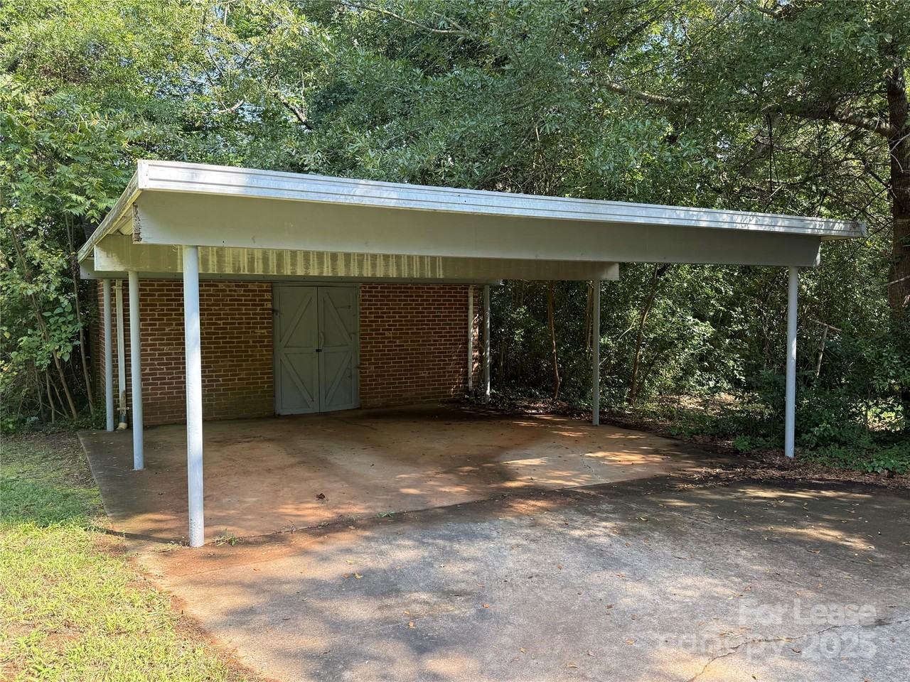 505 Franklin Ave - Photo 2 of 9