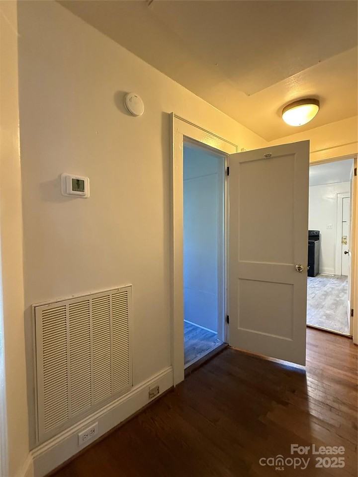 505 Franklin Ave - Photo 5 of 9