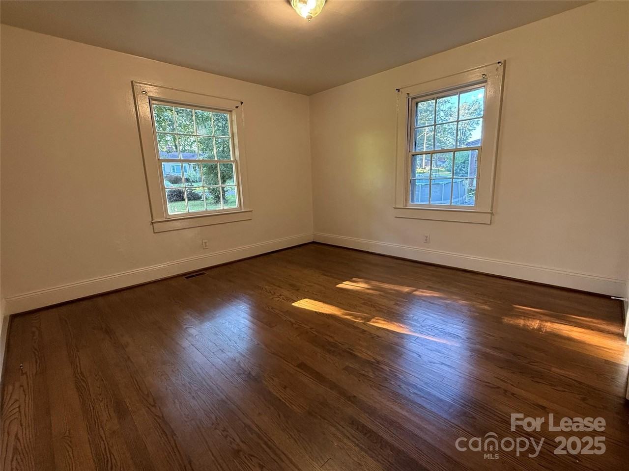 505 Franklin Ave - Photo 7 of 9