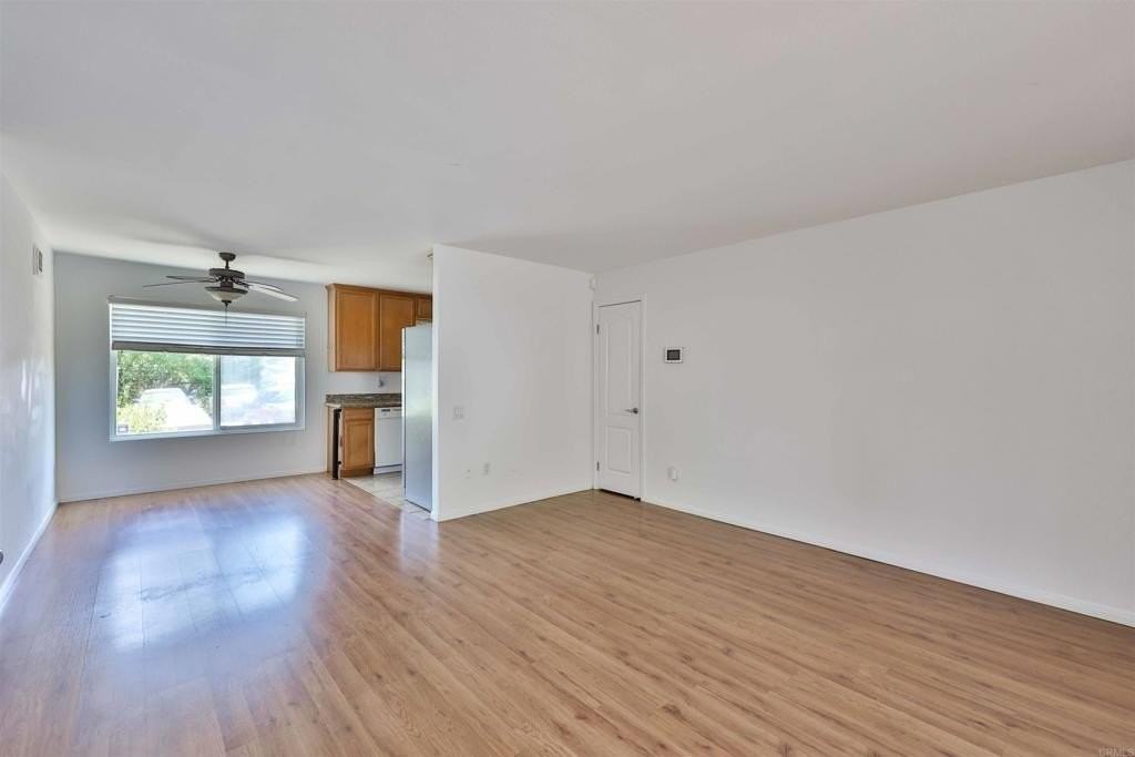 6333 College Grove Way - Photo 5 of 15