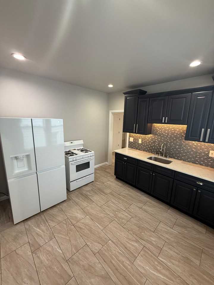 43 Philip Place #2 - Photo 3 of 17