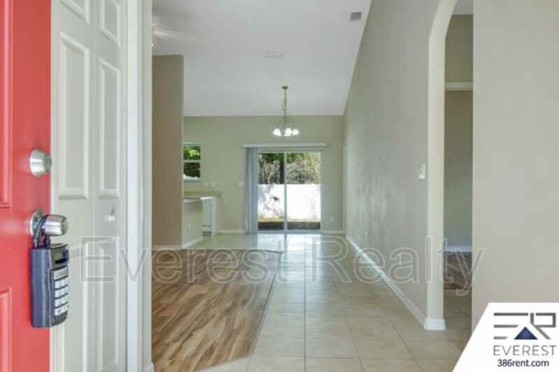 27 Raintree Pl #B - Photo 5 of 32