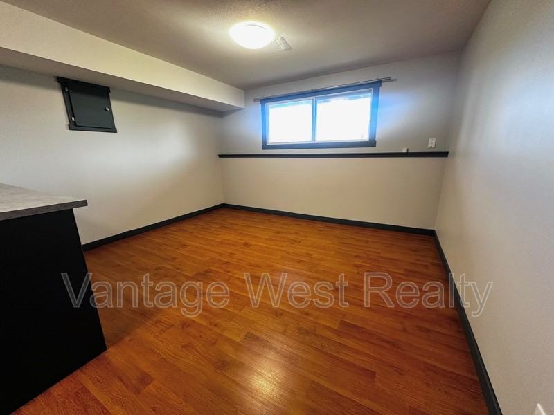 697B Belgo Rd - Photo 2 of 17
