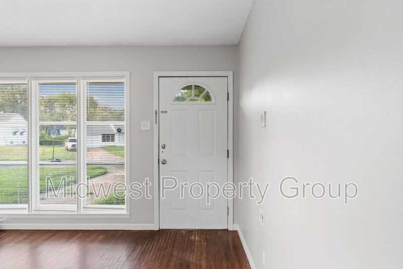 306 Banff Cir - Photo 2 of 20